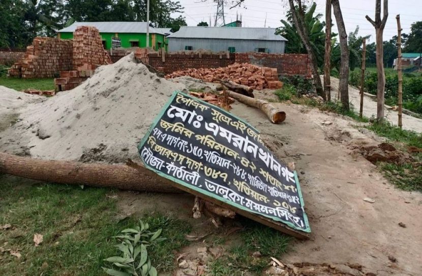 প্রতিবন্ধীর জমি দখলের চেষ্টা