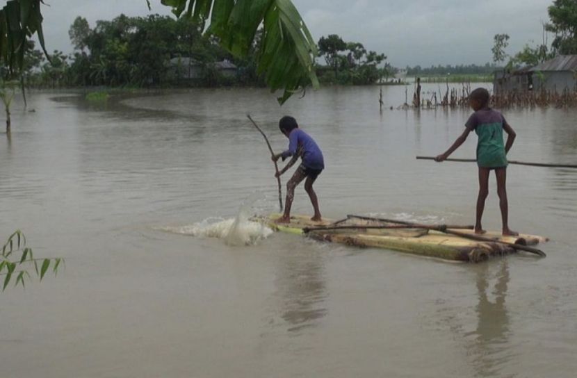 কুড়িগ্রামে পানিবন্দি লাখো মানুষ