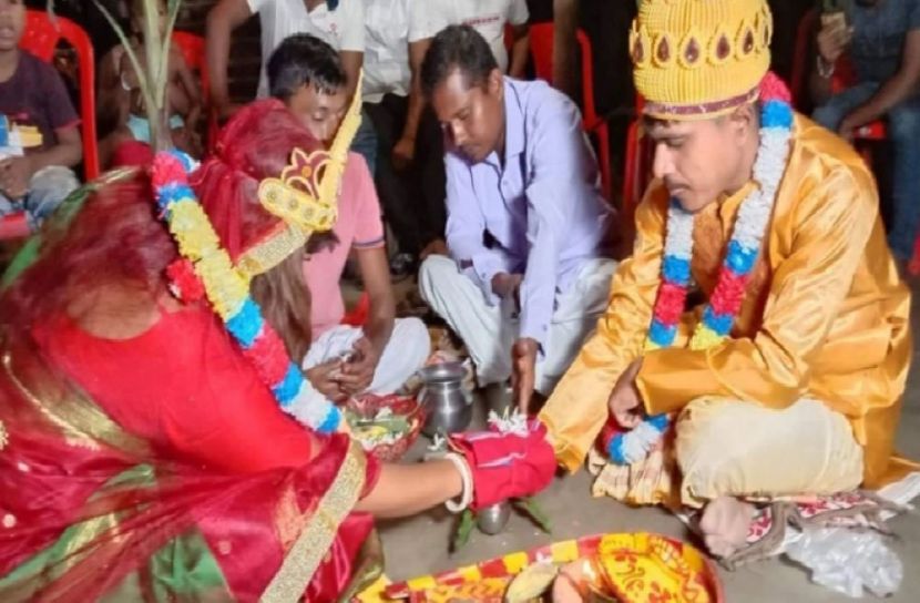 সকালে অনশন, রাতে বিয়ে