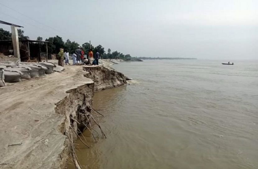পানি বাড়ছে যমুনায় 