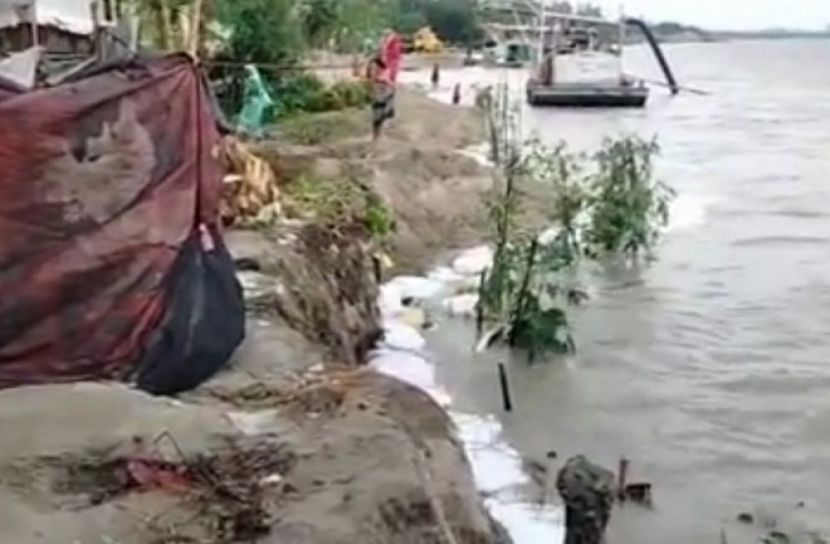যমুনার পানি বৃদ্ধিতে টাঙ্গাইলে তীব্র ভাঙন
