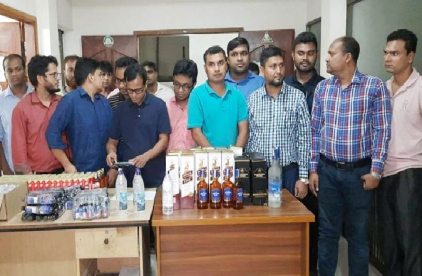 ভুট্টাবোঝাই ট্রাকে মাদক