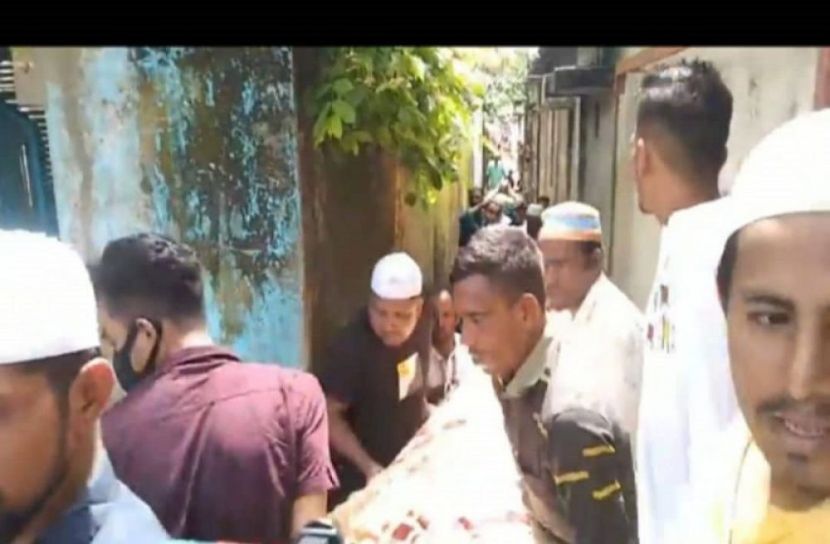 কবরস্থানে লাশ আনতে হিমশিম