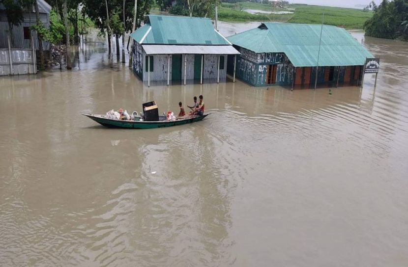 জামালপুরে পানিবন্দী লক্ষাধিক মানুষ
