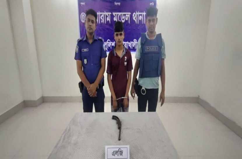আগ্নেয়াস্ত্রসহ পিচ্চি রাসেল গ্রেফতার