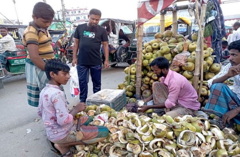 ঈশ্বরগঞ্জে বেড়েছে তাল শাঁসের কদর