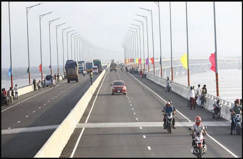 আগ্রহভরে টোল দিয়ে যাতায়াত শুরু