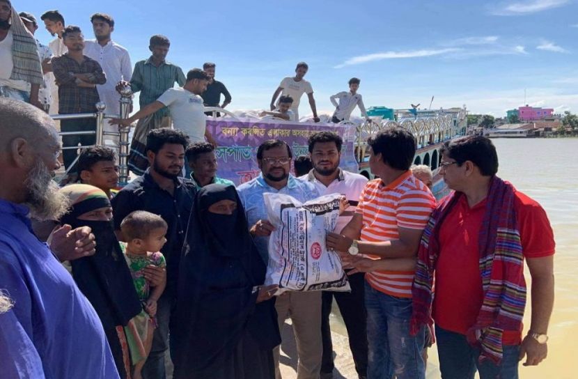 নেত্রকোনায় আসপাডা এনজিও এর উদ্যোগে ত্রান বিতরণ