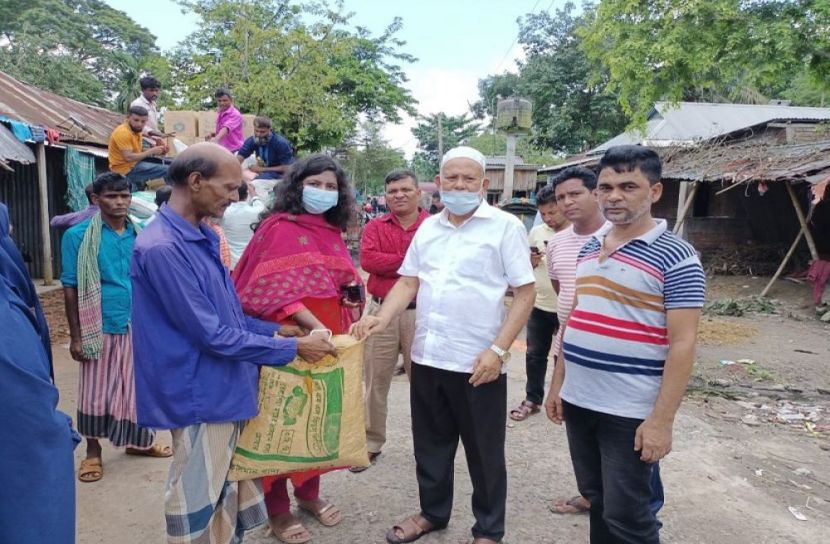 ঈশ্বরগঞ্জে টিসিবি'র পণ্য বিক্রি উদ্বোধন