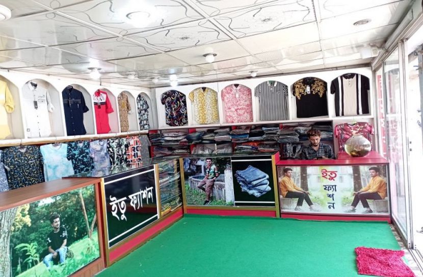 অলস সময় কাটাচ্ছেন ব্যবসায়ীরা