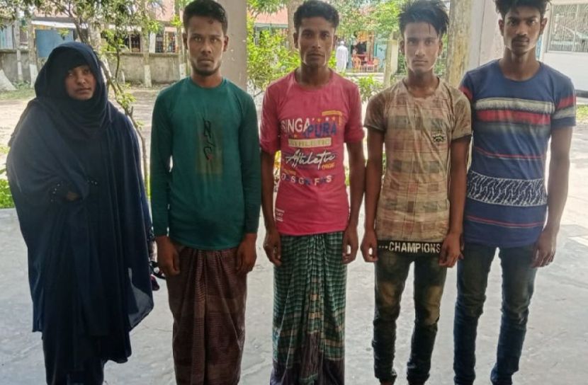 সুবর্ণচরে সুন্দরী তরুণীসহ ৪ রোহিঙ্গা আটক