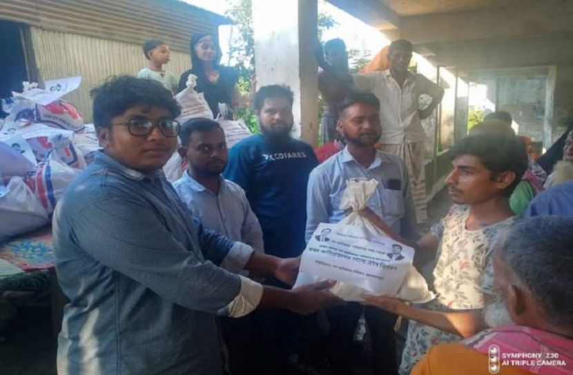 ইসলামপুরে গণ অধিকার পরিষদের উদ্যোগে ত্রাণ বিতরণ
