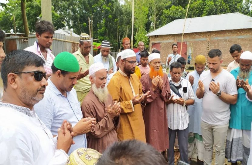 ঠাকুরগাঁওয়ে হাফেজিয়া নুরানী মাদরাসার নতুন ভবনের ভিত্তি স্থাপন