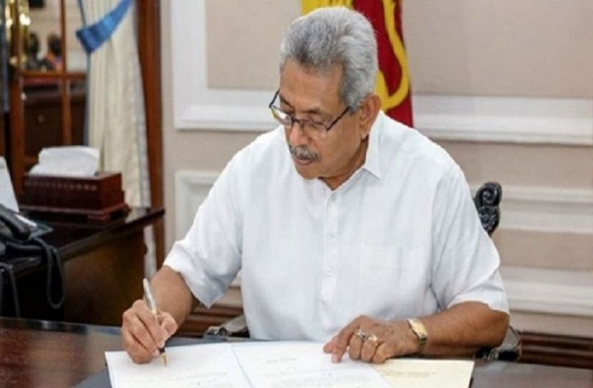 পদত্যাগপত্রে সই করলেন গোতাবায়া