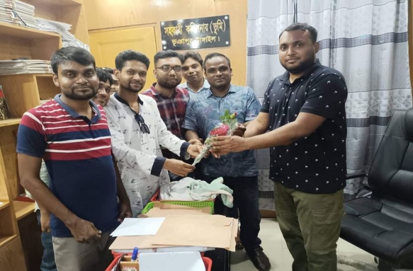 বিদায়ী শুভেচ্ছায় সিক্ত হলেন ভূঞাপুরের এসিল্যান্ড
