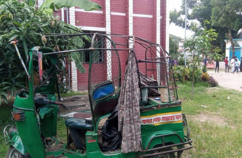 বাস চাপায় মাছ ব্যবসায়ী নিহত