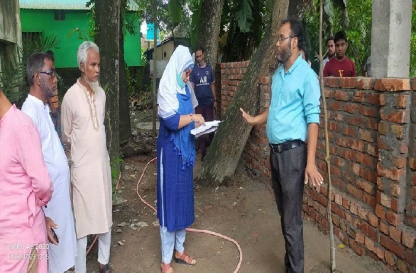স্কুলের জমিতে প্রধান শিক্ষকের বাড়ি! 