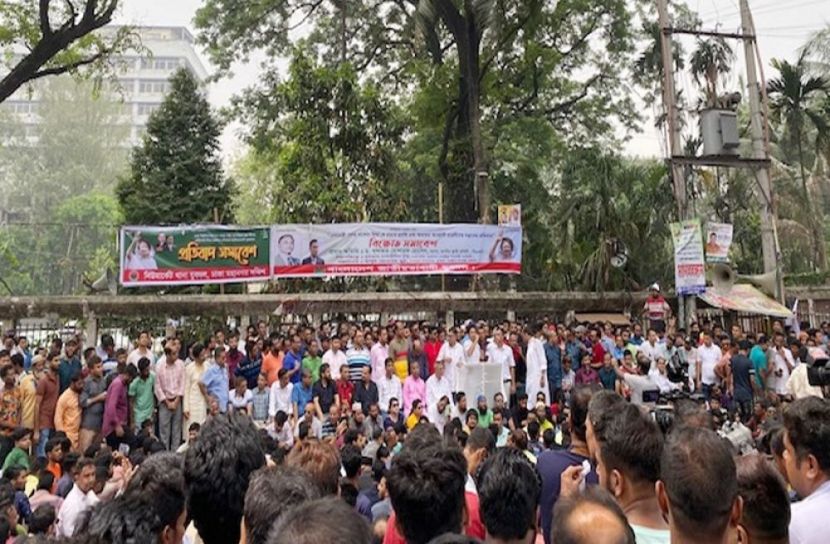 প্রেসক্লাবের সামনে বিএনপির বিক্ষোভ