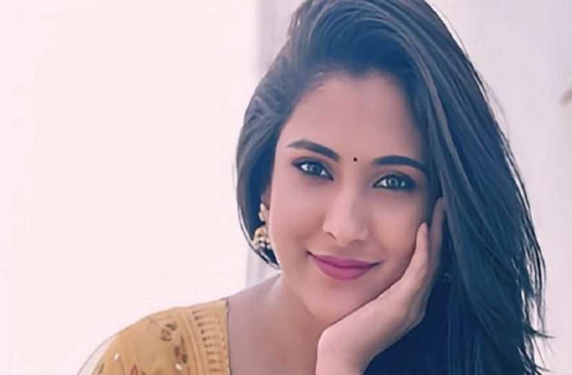 কোটি ছাড়িয়ে মেহজাবীন