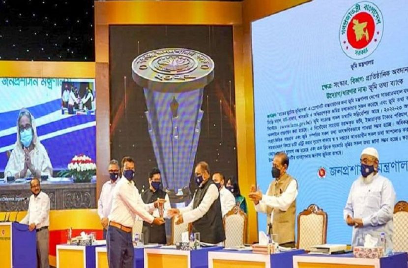 ২৭ কর্মকর্তা পেলেন ‘বঙ্গবন্ধু জনপ্রশাসন পদক’