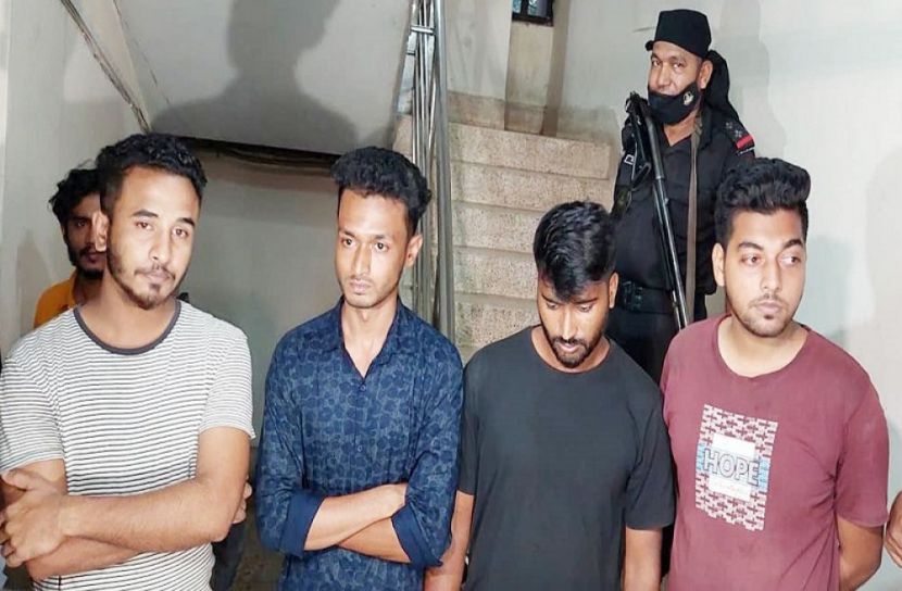 চবি ছাত্রী হেনস্তায় জড়িতরা আজীবন বহিষ্কার