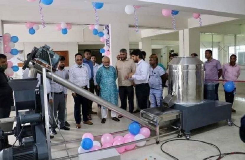 মাছের ভাসমান খাদ্য তৈরির মেশিন উদ্বোধন