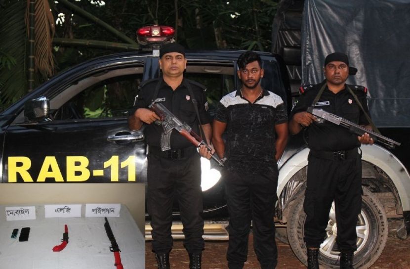 নোয়াখালীতে আগ্নেয়াস্ত্রসহ সন্ত্রাসী গ্রেফতার