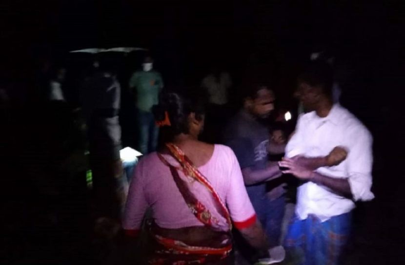 আদিবাসীর ঝুলন্ত মরদেহ উদ্ধার