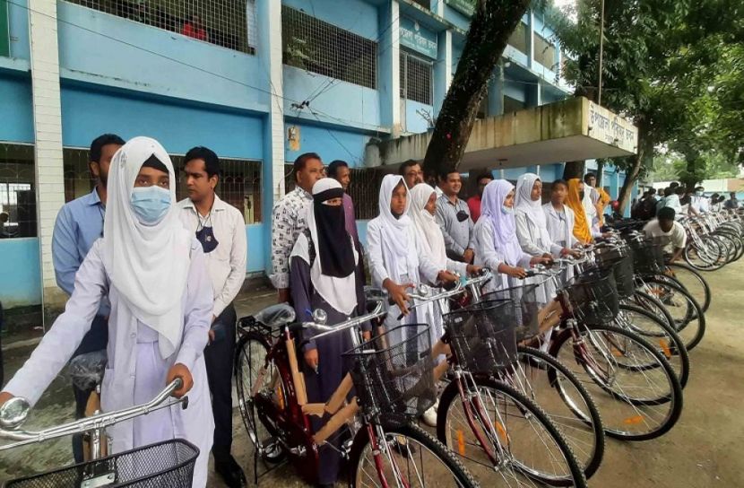 ৫০ মেধাবী শিক্ষার্থী পেল সাইকেল