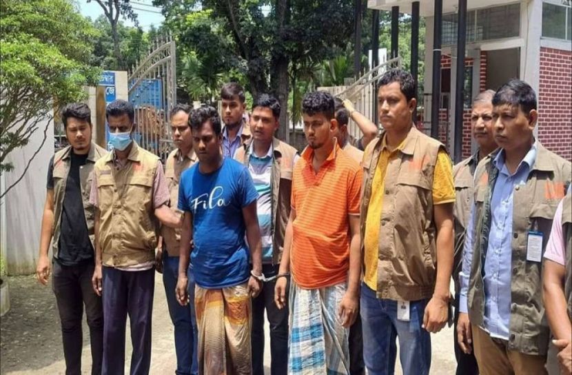 বাসে ডাকাতি-ধর্ষণের ঘটনায় গ্রেফতার আরও ২