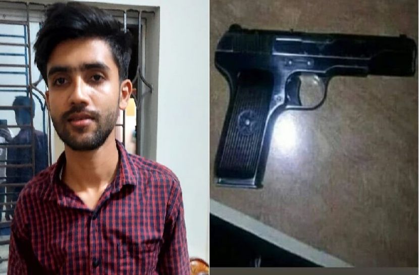 ফেসবুকে পিস্তলের ছবি, তরুণ আটক  