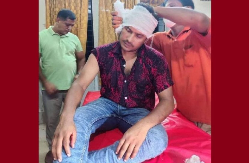 চেয়ারে বসা নিয়ে যুবদলের মারামারি