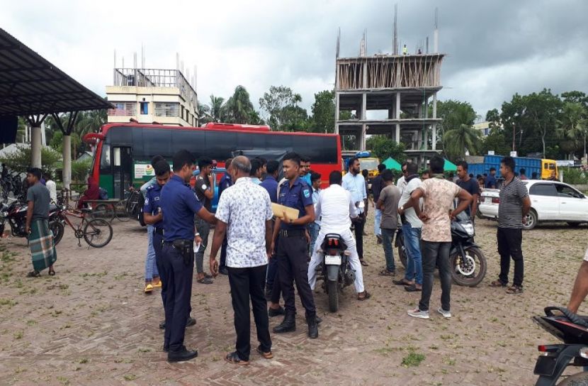 বিআরটিসি বাস চলাচলে বাস মালিক সমিতির বাধা 