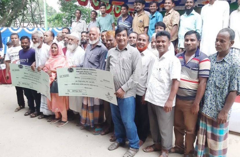 ঠাকুরগাঁওয়ে সামাজিক বনায়ন সমিতির ১শ উপকারভোগীকে চেক প্রদান