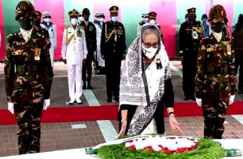 বঙ্গবন্ধুর সমাধিতে প্রধানমন্ত্রীর শ্রদ্ধা : প্রধানমন্ত্রী শেখ হাসিনা