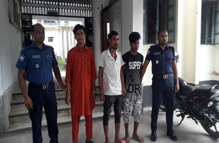 অপহরণ করে অর্থ আদায়, আটক ৩