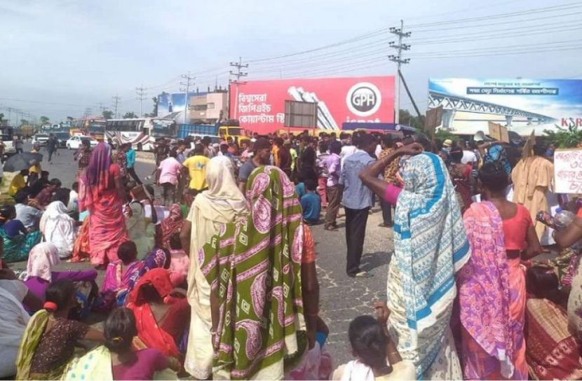 চা শ্রমিকদের মজুরি বৃদ্ধির দাবিতে মহাসড়ক অবরোধ