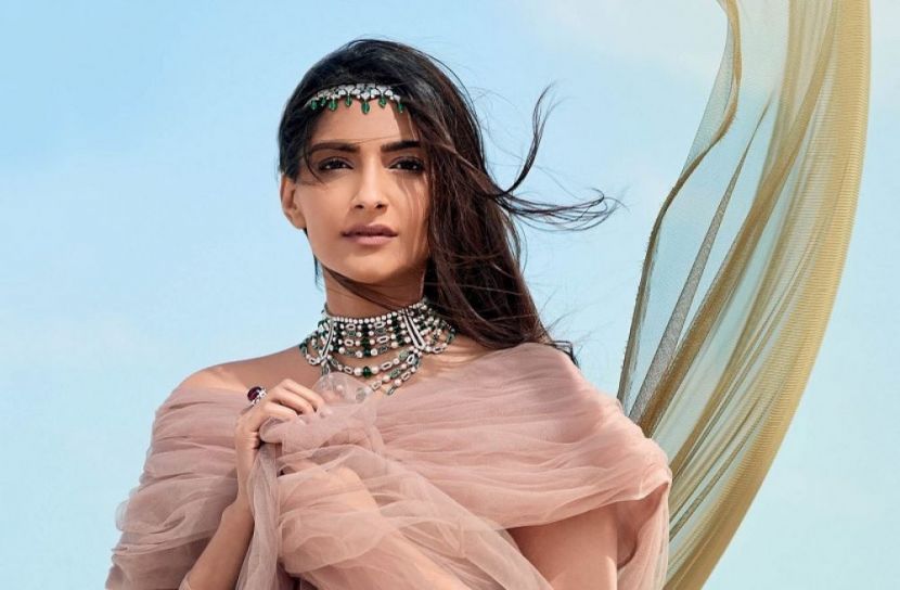 ছেলের মা হলেন সোনম