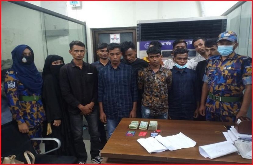 বিমানবন্দরে দালালসহ ১০ রোহিঙ্গা আটক