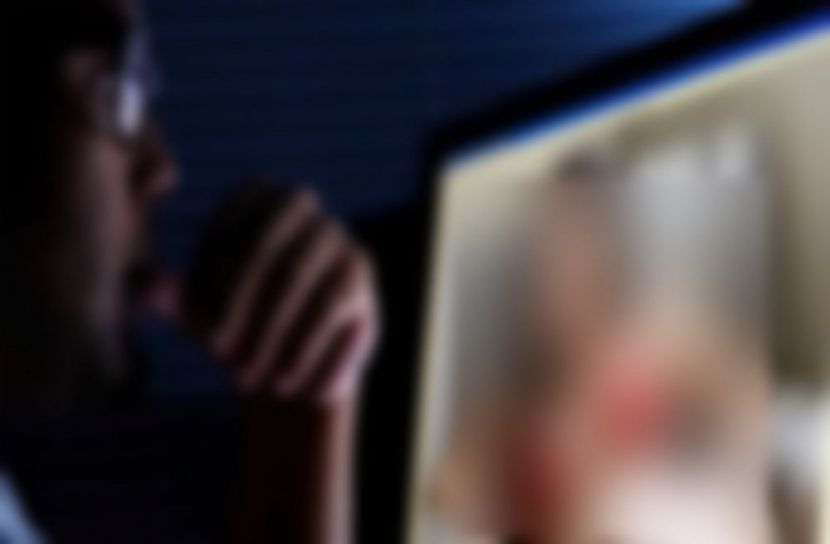 ইউপি সদস্যের আপত্তিকর ছবি নিয়ে তোলপাড়
