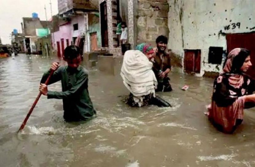 পাকিস্তানে বন্যায় নিহত বেড়ে ৮৩০