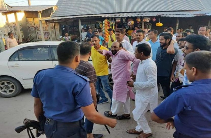 গৌরীপুরে পুলিশের ওপর  বিএনপির হামলা