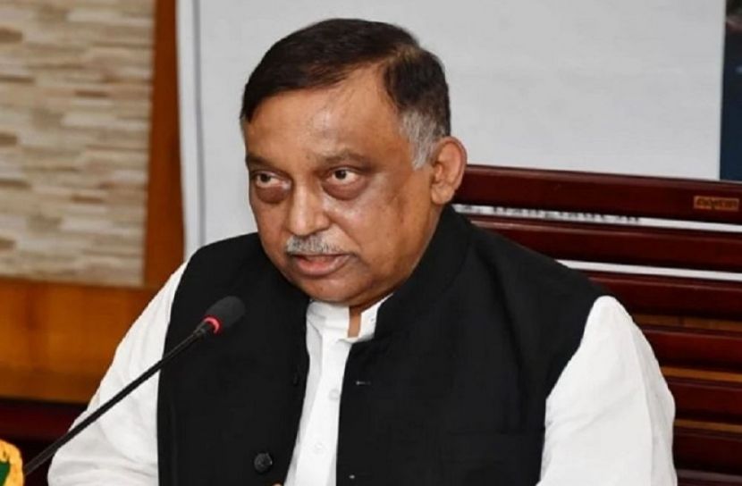 খুব যত্ন সহকারে দেশ পরিচালনা করছেন প্রধানমন্ত্রী