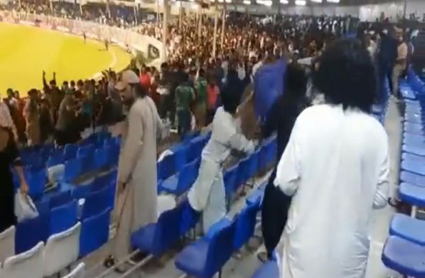 পাকিস্তানি সমর্থকদের ওপর হামলা আফগানদের