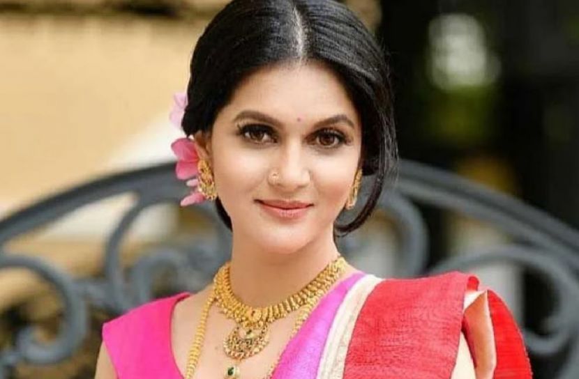 ঝড়ের কবলে মিথিলা