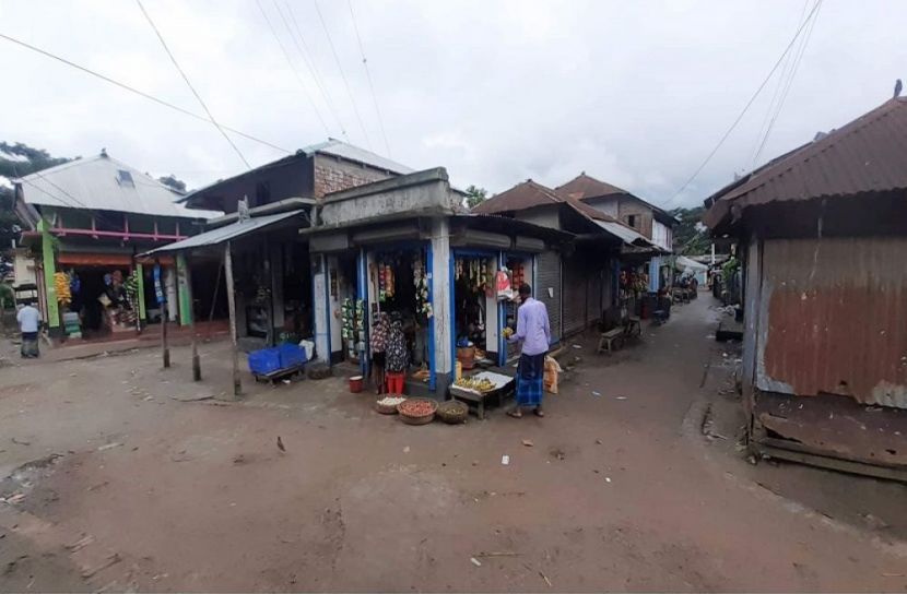গ্রামবাসীর হামলা মামলা, বিপাকে ব্যবসায়ীরা