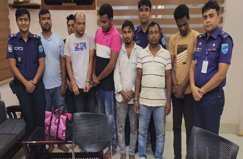 কেরানীগঞ্জে ৯৮ ভরি স্বর্ণ লুট, পুলিশসহ গ্রেফতার ৮