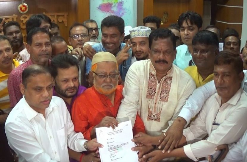 জেলা পরিষদ নির্বাচনে প্রার্থীদের মনোনয়নপত্র জমা
