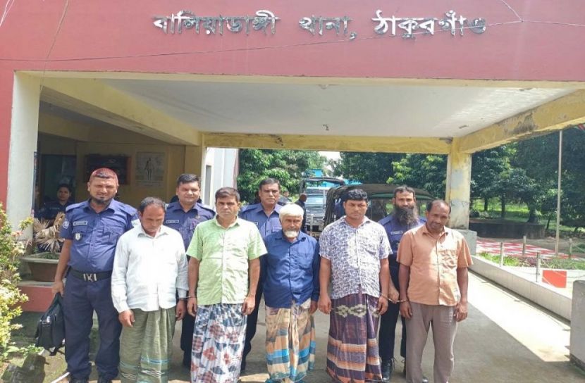 জুয়ার আসর হতে ৫ জুয়ারী আটক