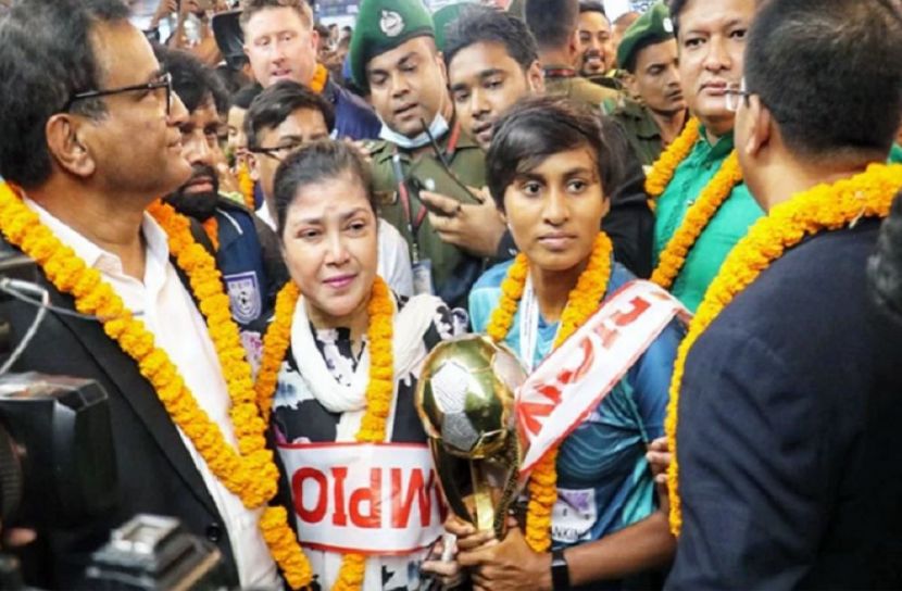 এই ট্রফি ১৮ কোটি মানুষের